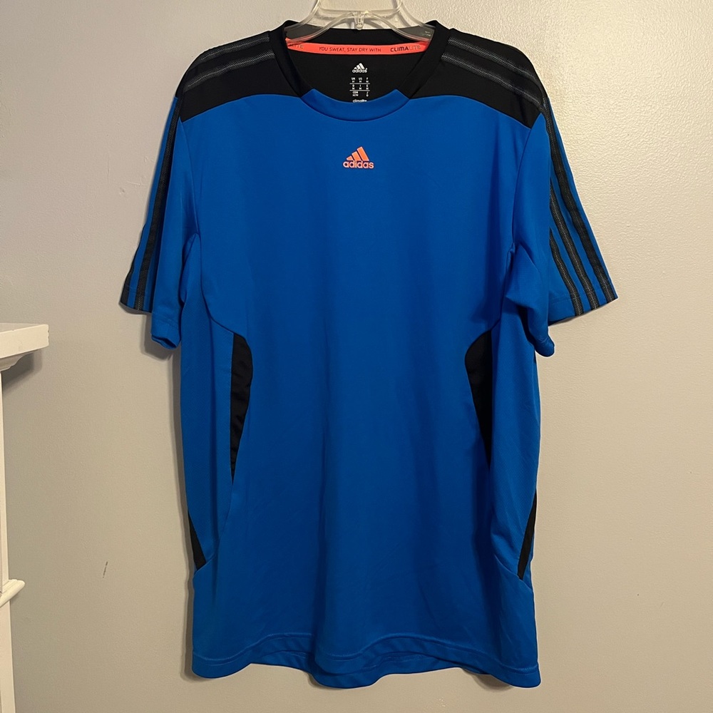 🌝Adidas T Shirt